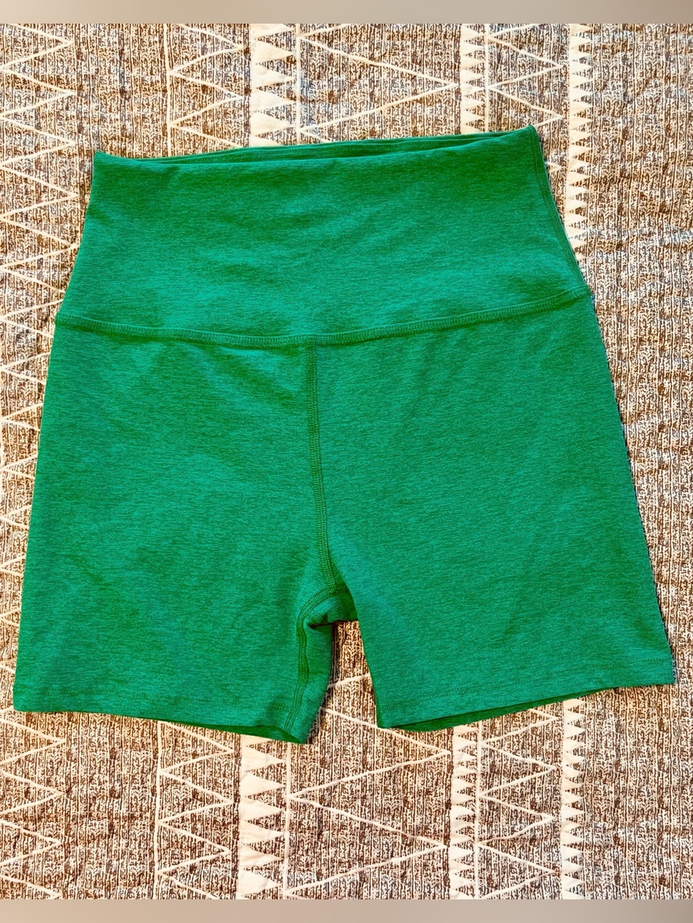 Beyond Yoga Spacedye Keep Pace 5 Inch Biker Short Green L
